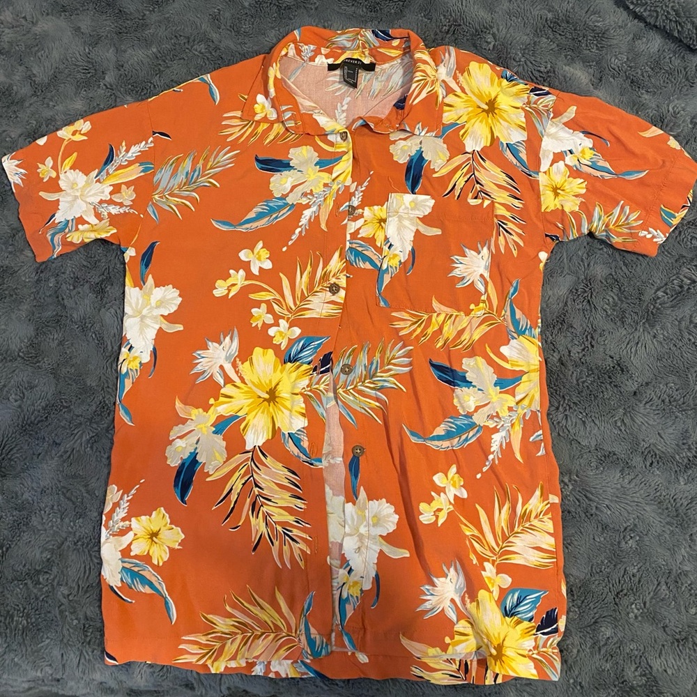 Women’s- Floral Hawaiian button up shirt. Size Small.
